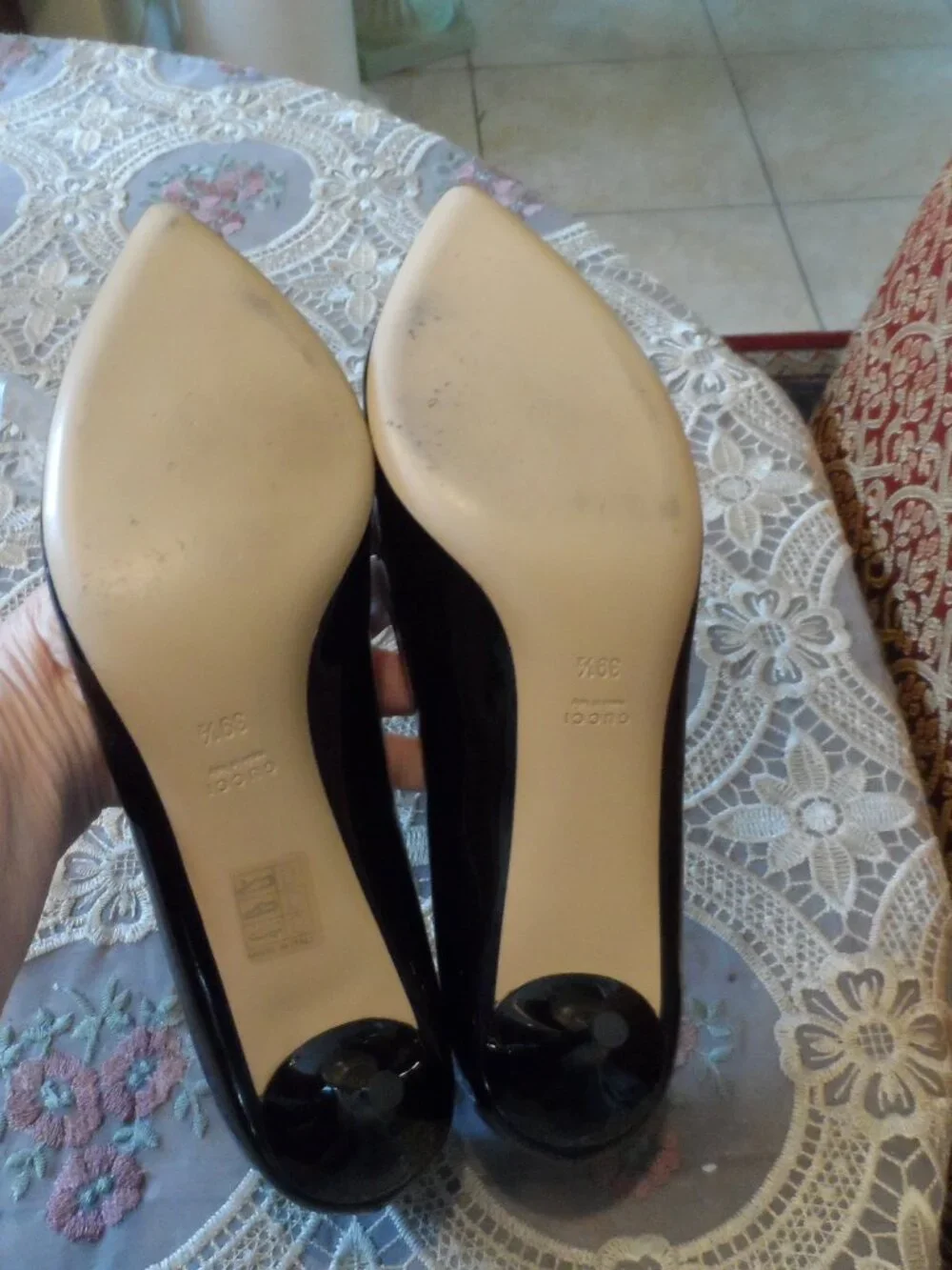 Gucci Black Patent Leather Kitten Heel Pumps Size 39.5B